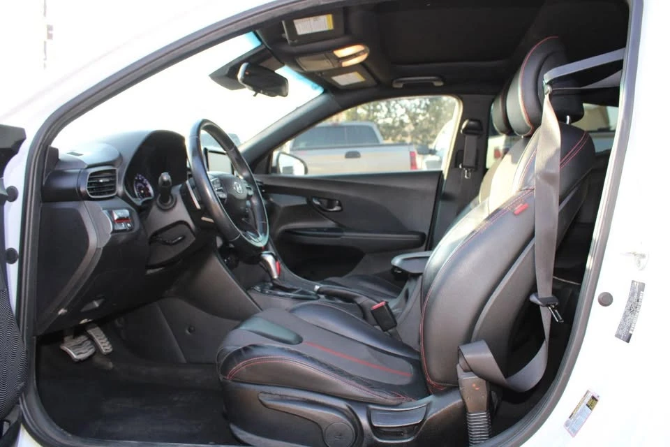 2020 Hyundai Veloster - Image 10 of 20