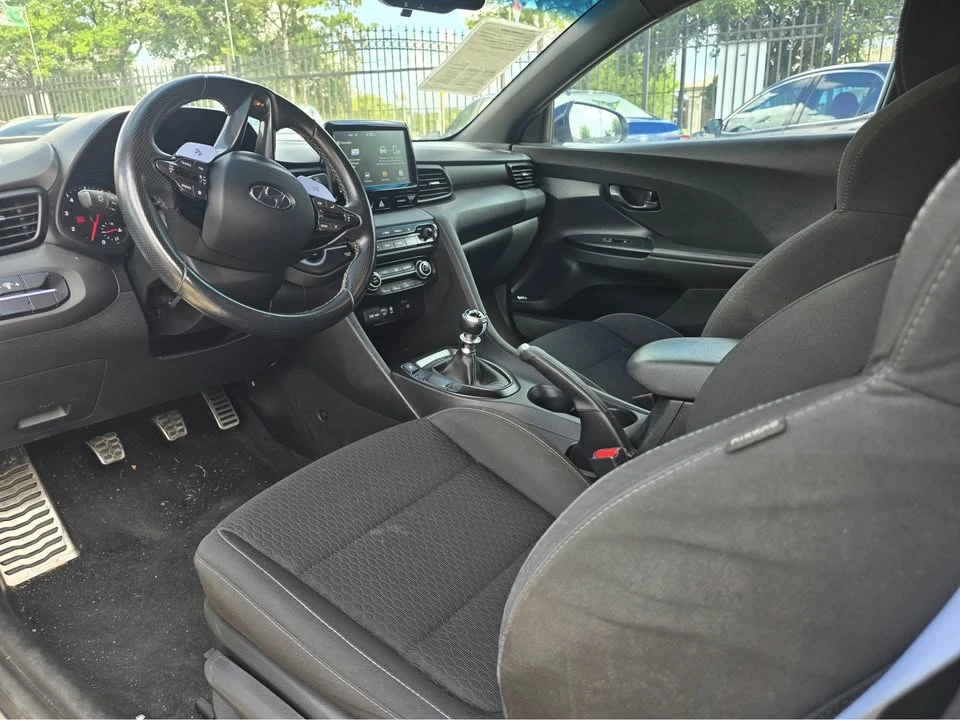 2020 Hyundai Veloster - Image 2 of 8