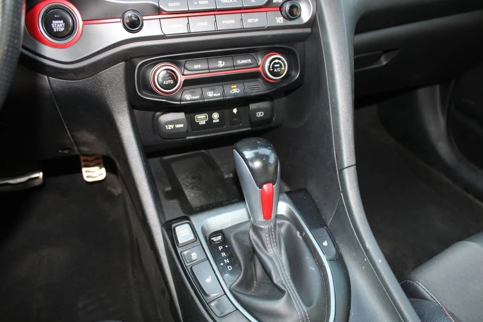 2020 Hyundai Veloster - Image 14 of 20