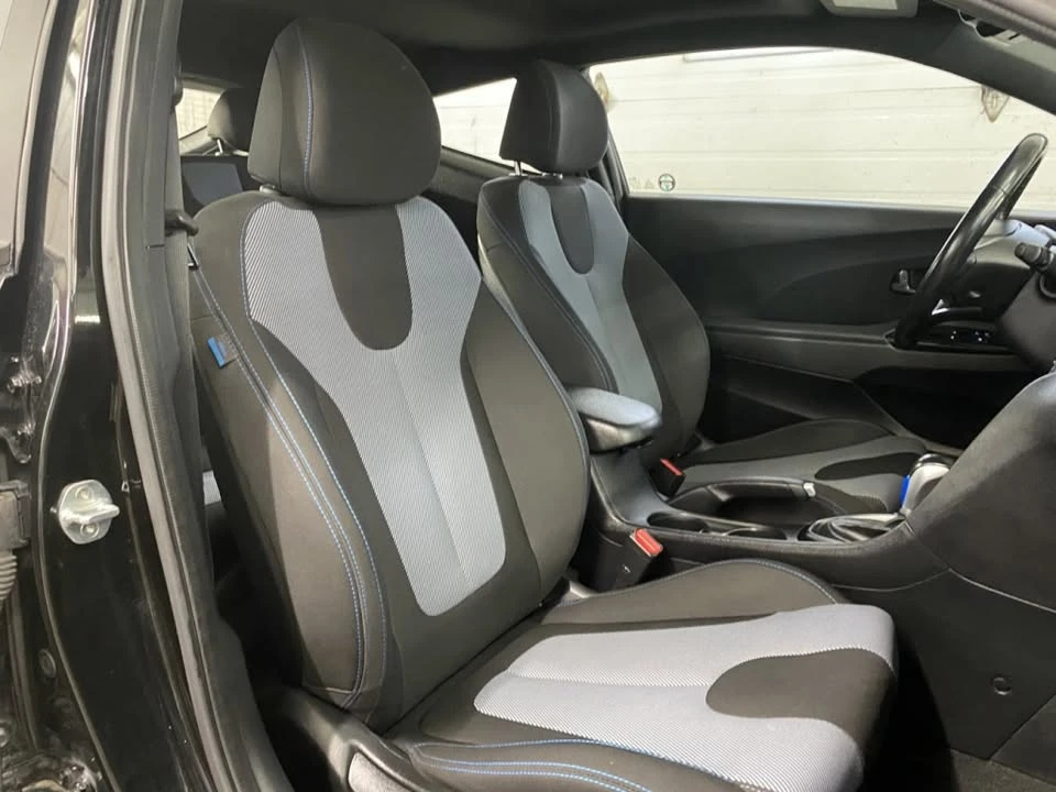 2020 Hyundai Veloster - Image 13 of 20
