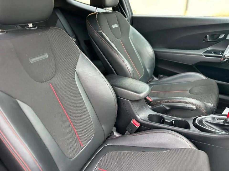 2020 Hyundai Veloster - Image 10 of 15