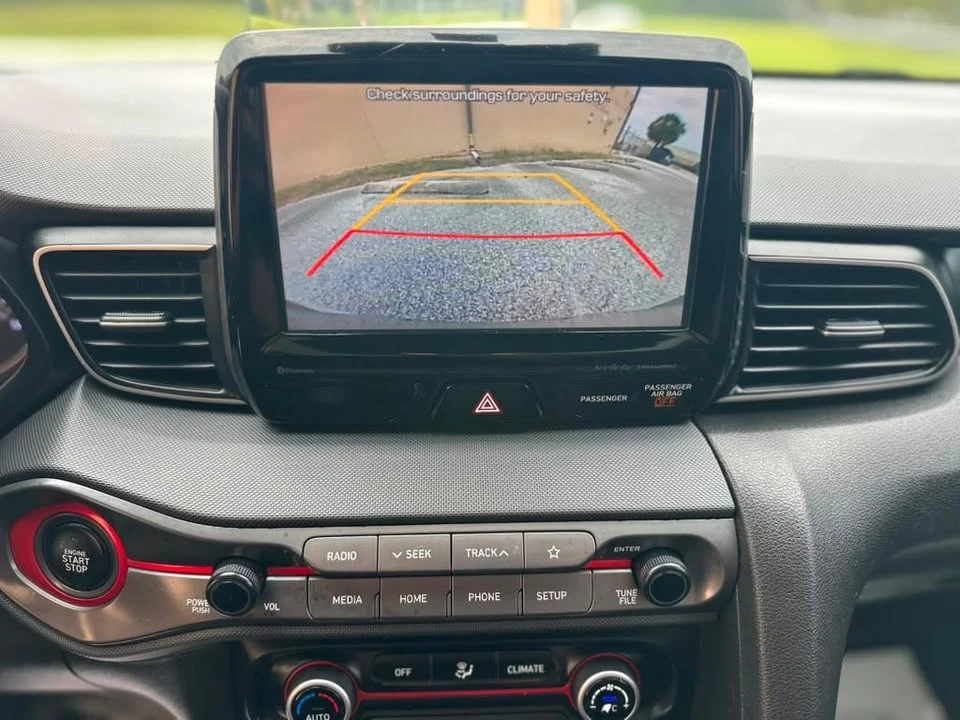 2020 Hyundai Veloster - Image 8 of 15