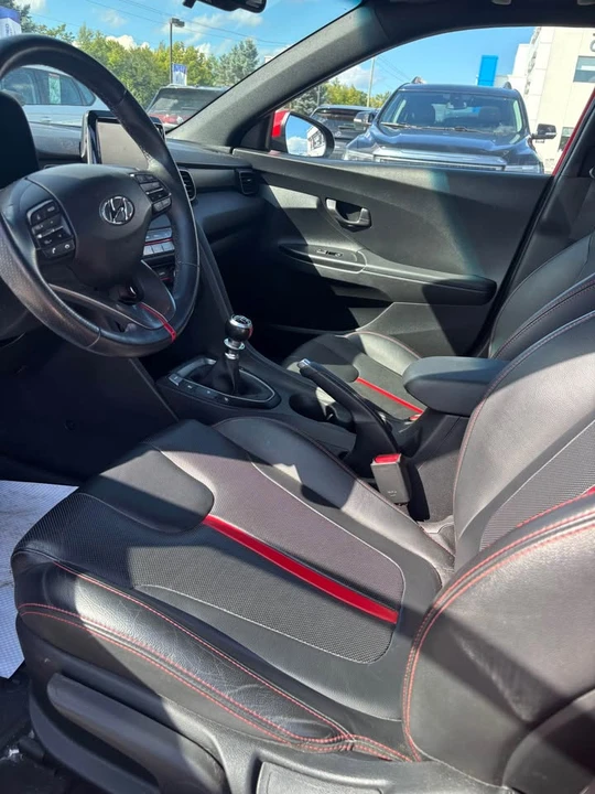 2020 Hyundai Veloster - Image 7 of 10