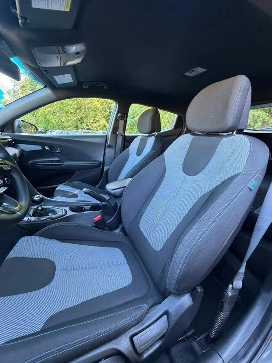 2020 Hyundai Veloster - Image 9 of 14