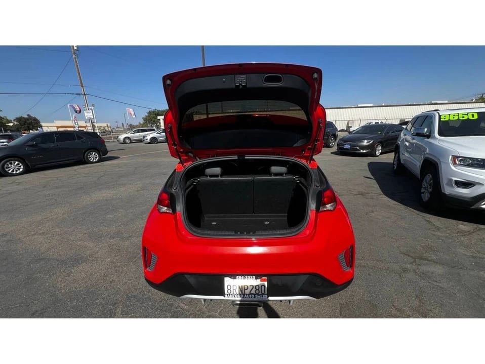 2020 Hyundai Veloster - Image 9 of 17