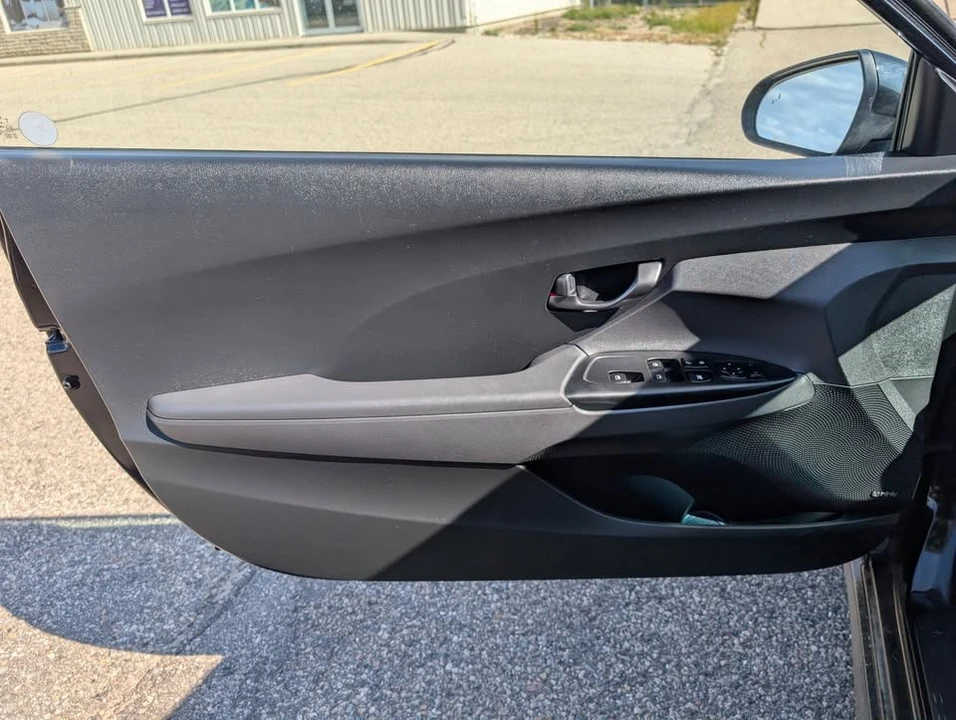 2020 Hyundai Veloster - Image 6 of 16