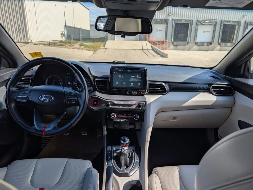2020 Hyundai Veloster - Image 9 of 16