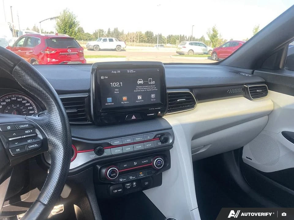 2020 Hyundai Veloster - Image 6 of 9