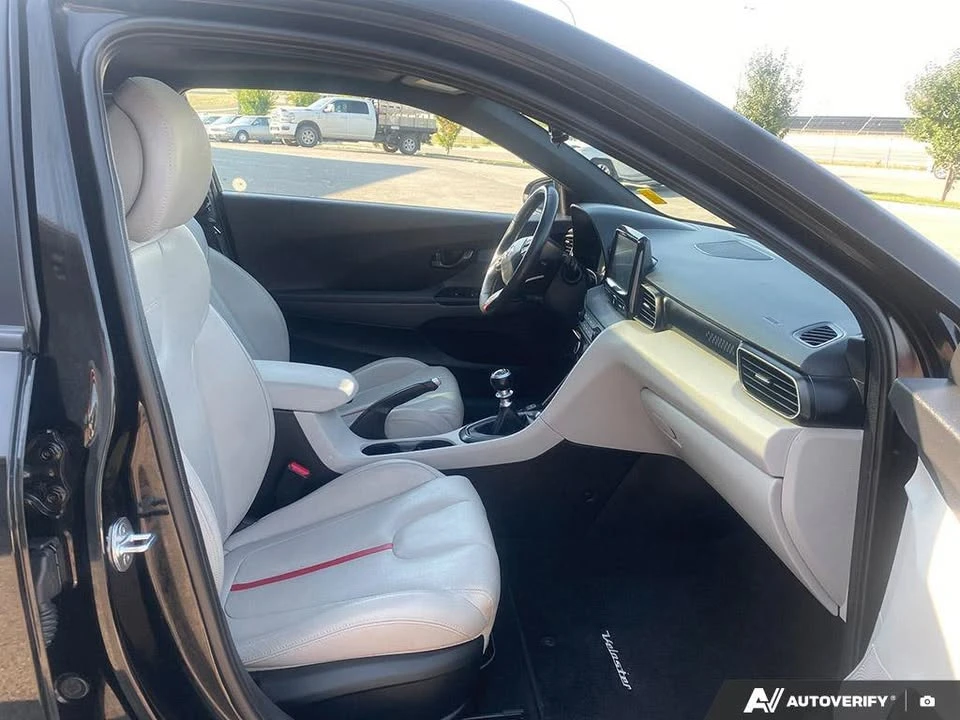 2020 Hyundai Veloster - Image 7 of 9