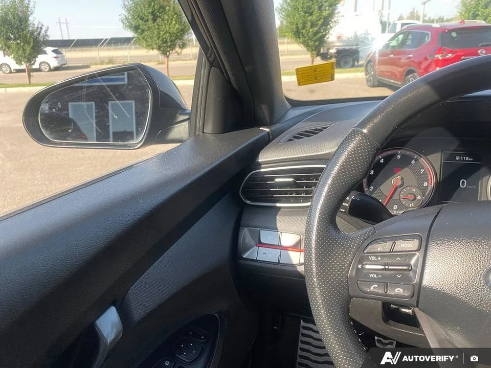 2020 Hyundai Veloster - Image 18 of 20
