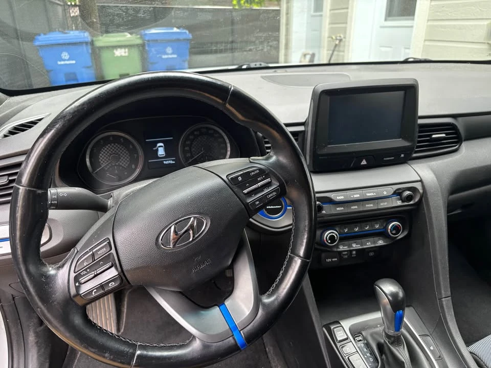 2020 Hyundai Veloster - Image 4 of 6