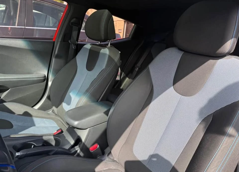 2020 Hyundai Veloster - Image 14 of 16