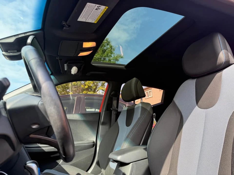 2020 Hyundai Veloster - Image 11 of 15