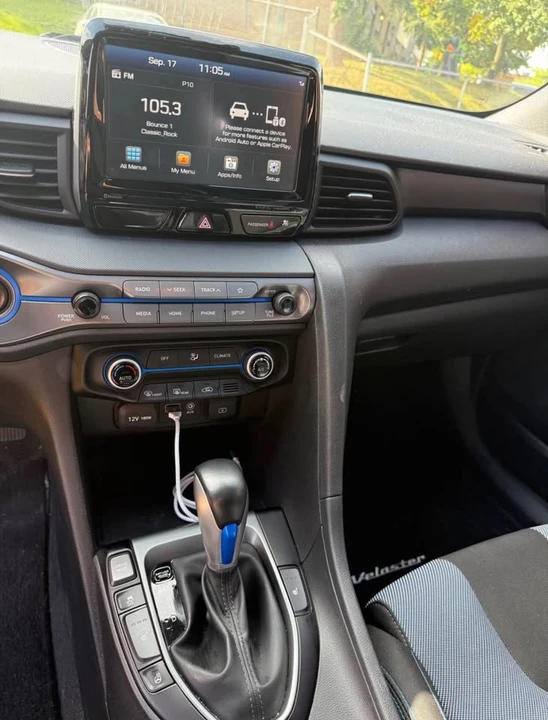 2020 Hyundai Veloster - Image 11 of 16
