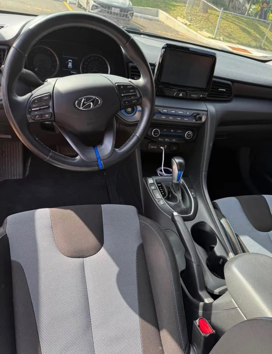 2020 Hyundai Veloster - Image 10 of 16