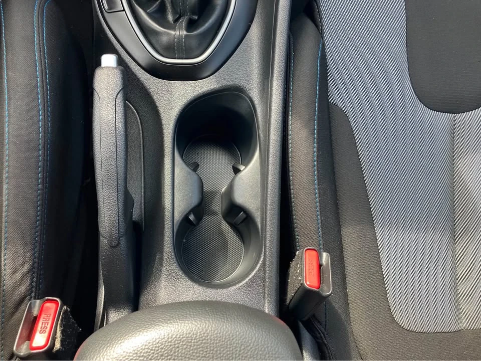 2020 Hyundai Veloster - Image 2 of 7