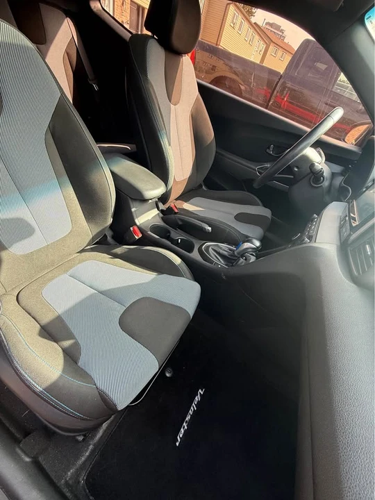 2020 Hyundai Veloster - Image 7 of 15
