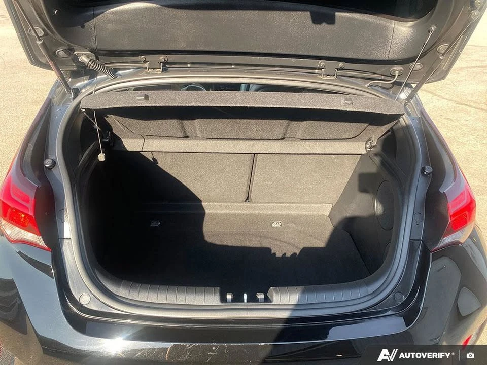 2020 Hyundai Veloster - Image 13 of 20