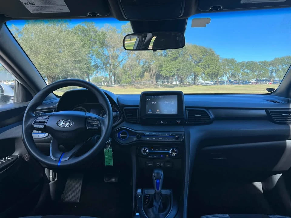 2020 Hyundai Veloster - Image 17 of 17