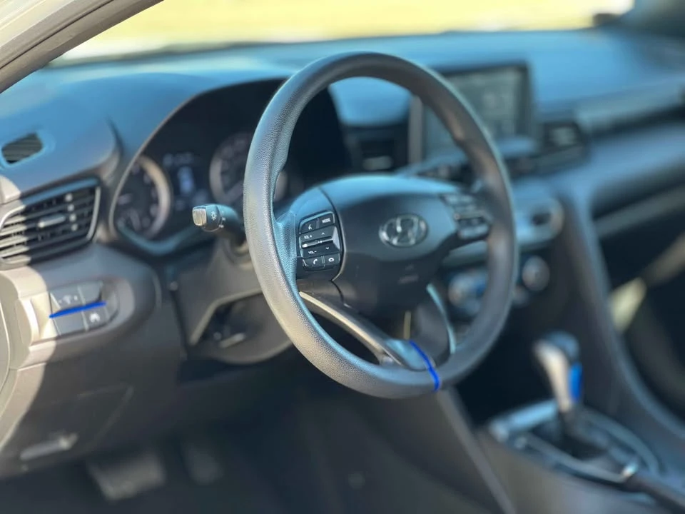2020 Hyundai Veloster - Image 8 of 17