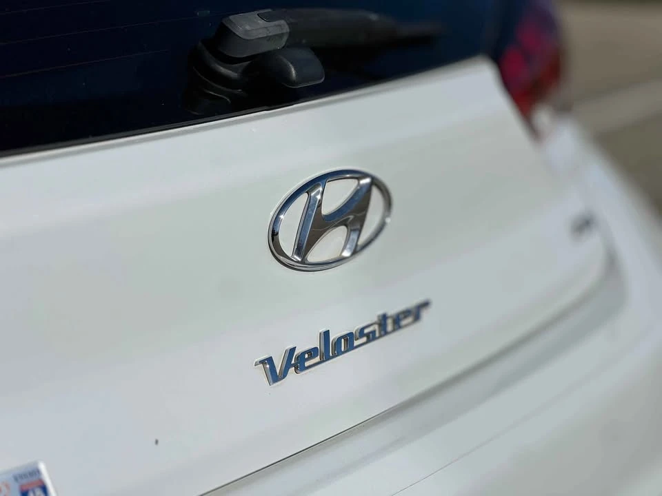 2020 Hyundai Veloster - Image 7 of 17