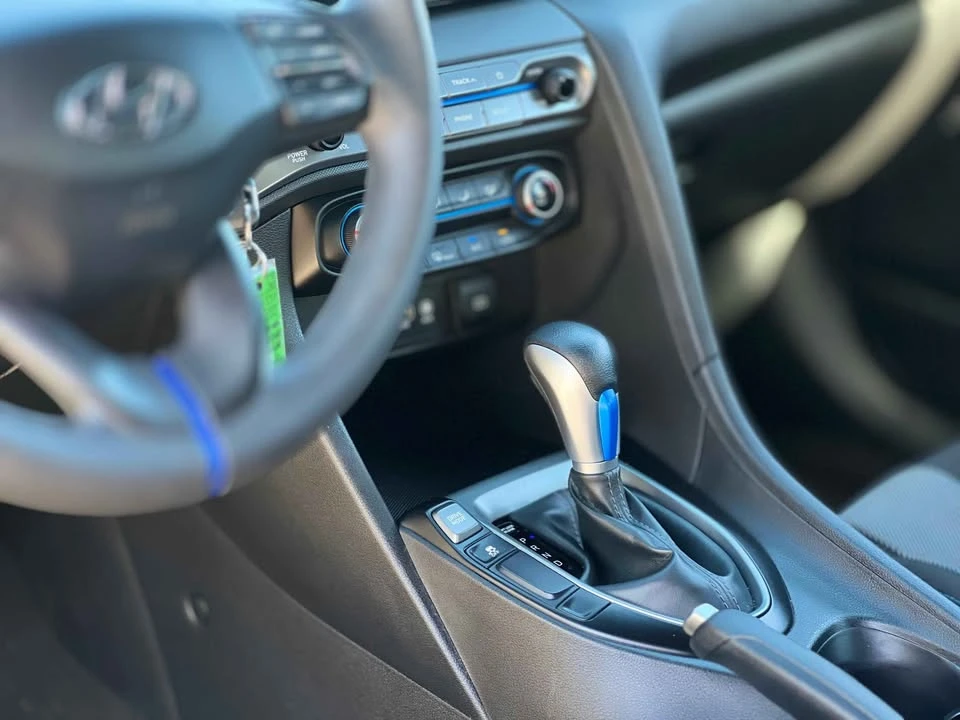 2020 Hyundai Veloster - Image 11 of 17