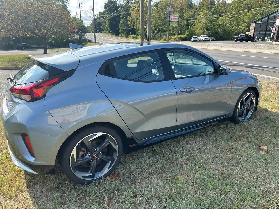 2020 Hyundai Veloster - Image 2 of 3