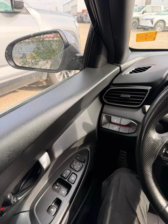 2020 Hyundai Veloster - Image 13 of 14
