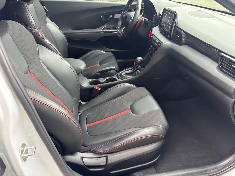 2020 Hyundai Veloster - Image 12 of 20