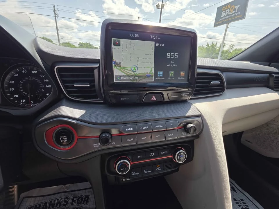 2020 Hyundai Veloster - Image 11 of 20