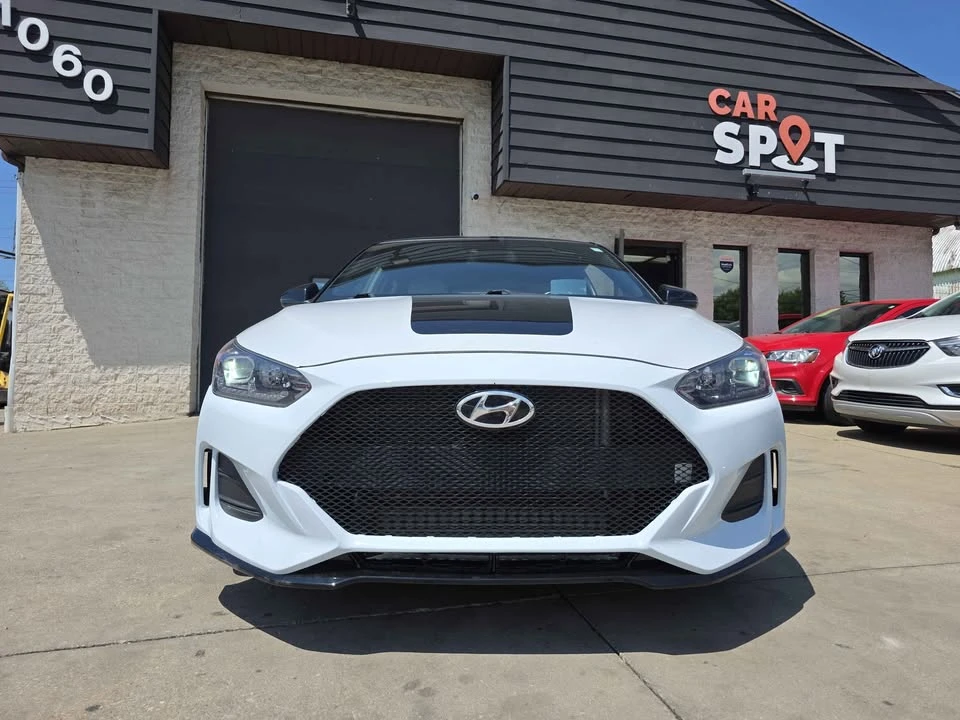 2020 Hyundai Veloster - Image 2 of 20