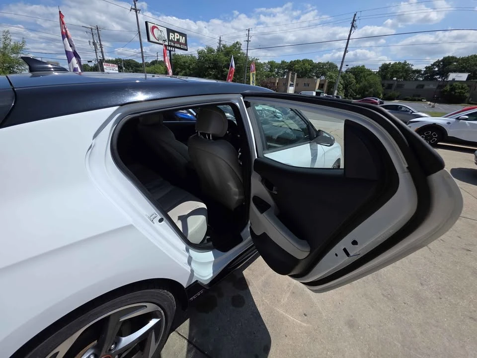 2020 Hyundai Veloster - Image 16 of 20