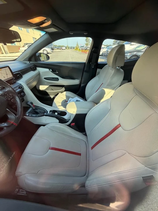 2020 Hyundai Veloster - Image 6 of 7