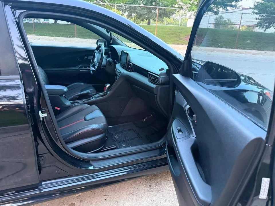 2020 Hyundai Veloster - Image 6 of 10