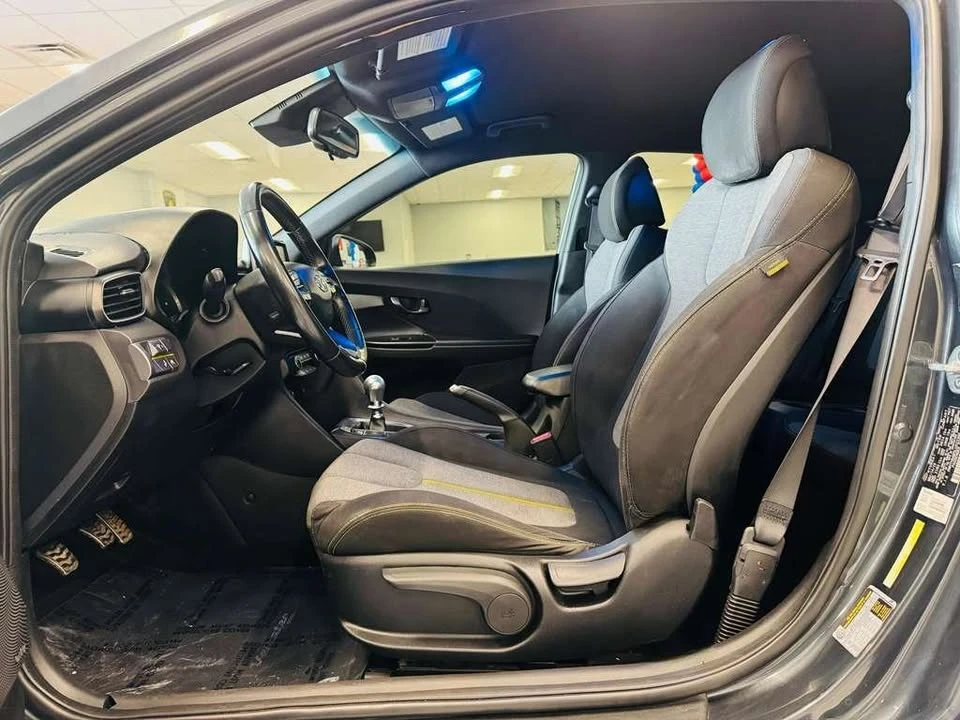 2020 Hyundai Veloster - Image 10 of 17