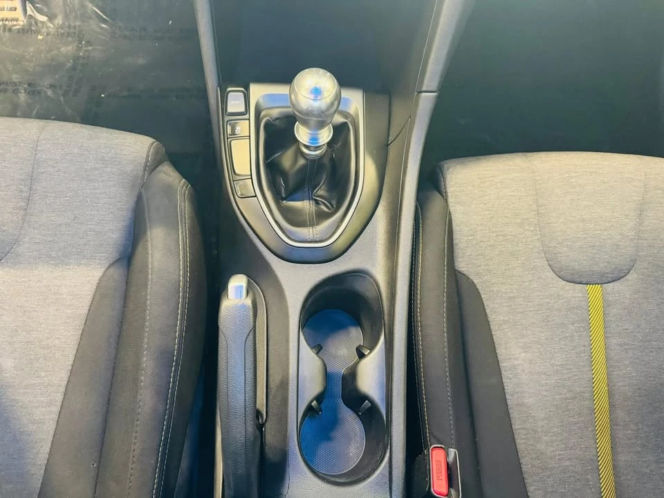 2020 Hyundai Veloster - Image 15 of 17