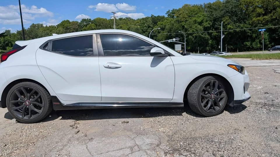 2020 Hyundai Veloster - Image 4 of 11