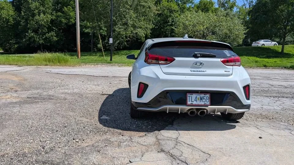 2020 Hyundai Veloster - Image 2 of 11