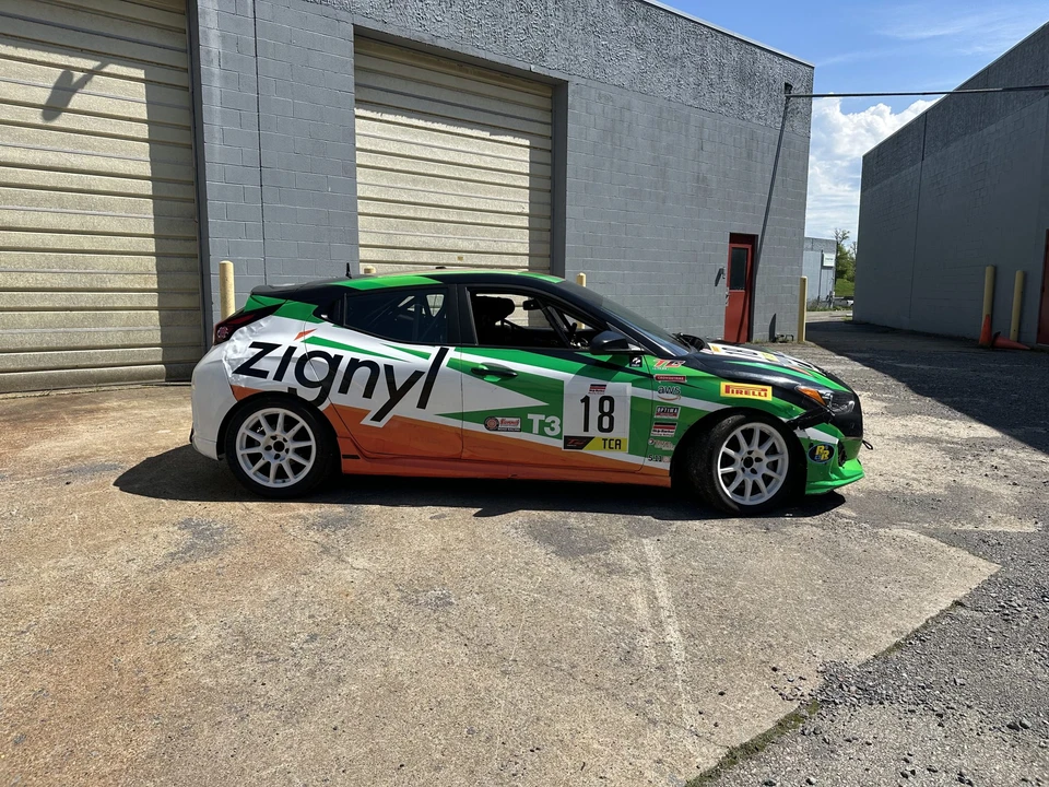 2020 Hyundai Veloster - Image 18 of 31