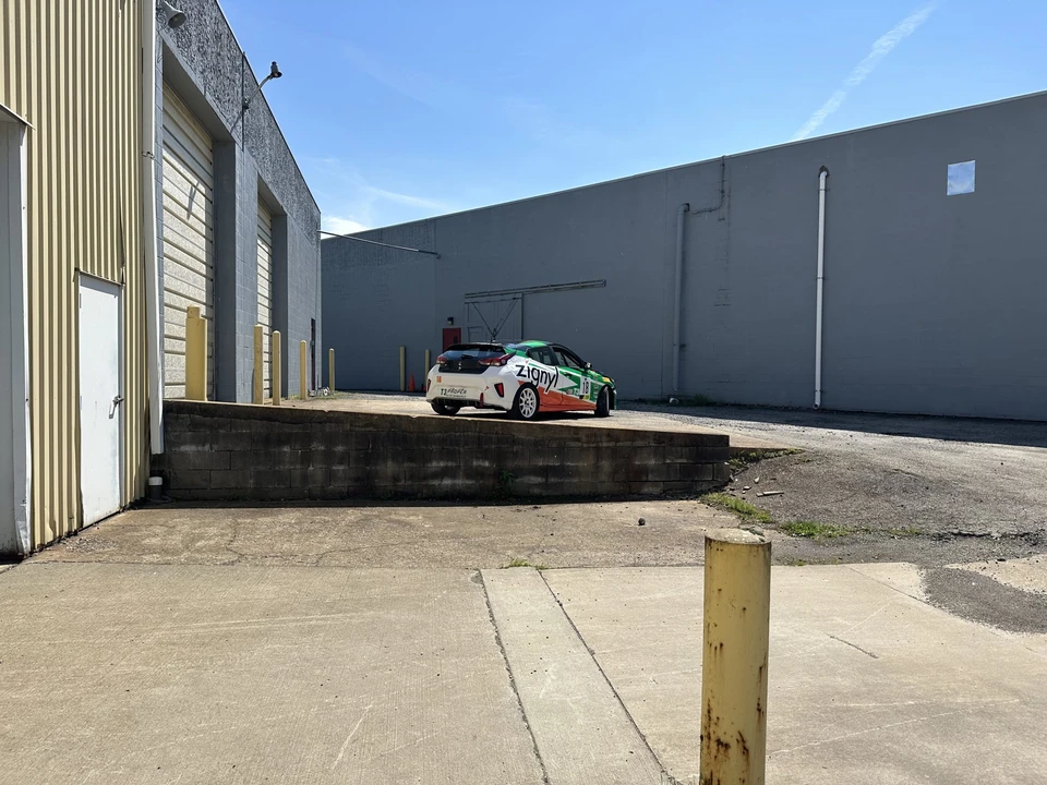 2020 Hyundai Veloster - Image 25 of 31