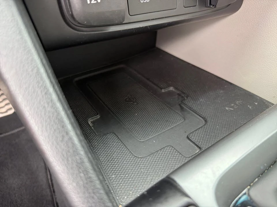 2020 Hyundai Veloster - Image 19 of 20