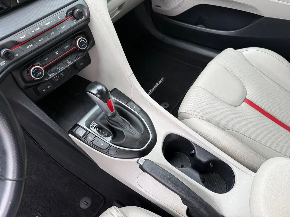 2020 Hyundai Veloster - Image 20 of 20