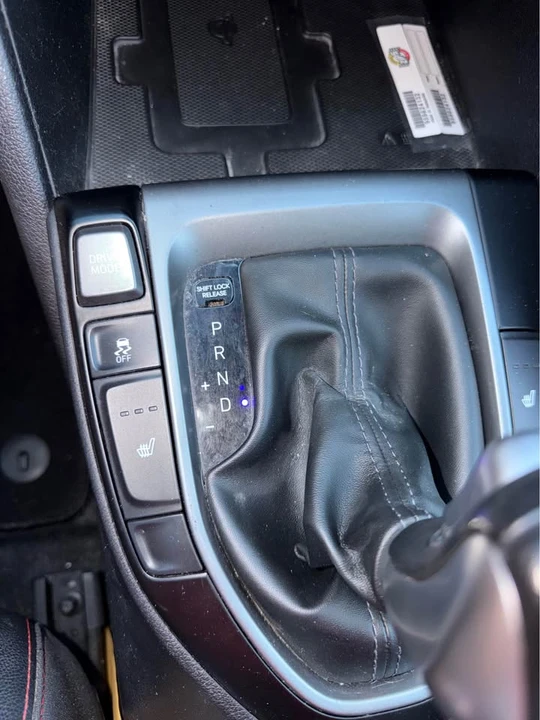 2020 Hyundai Veloster - Image 15 of 17