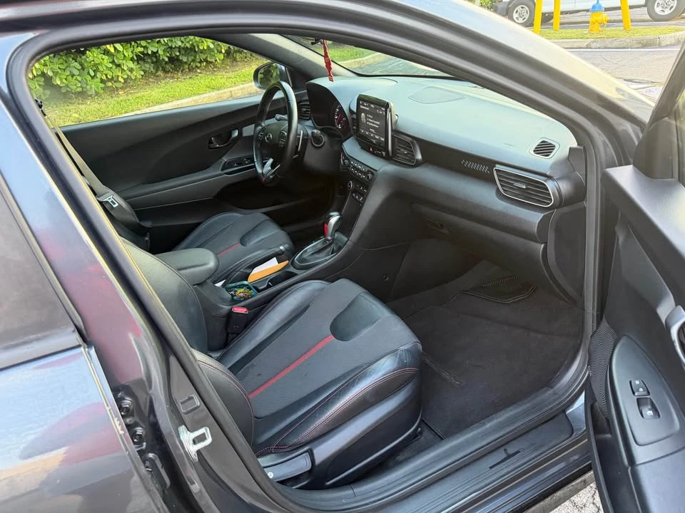 2020 Hyundai Veloster - Image 9 of 17