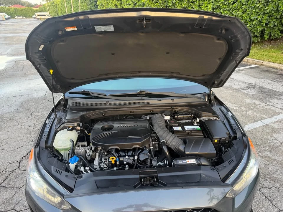 2020 Hyundai Veloster - Image 12 of 17