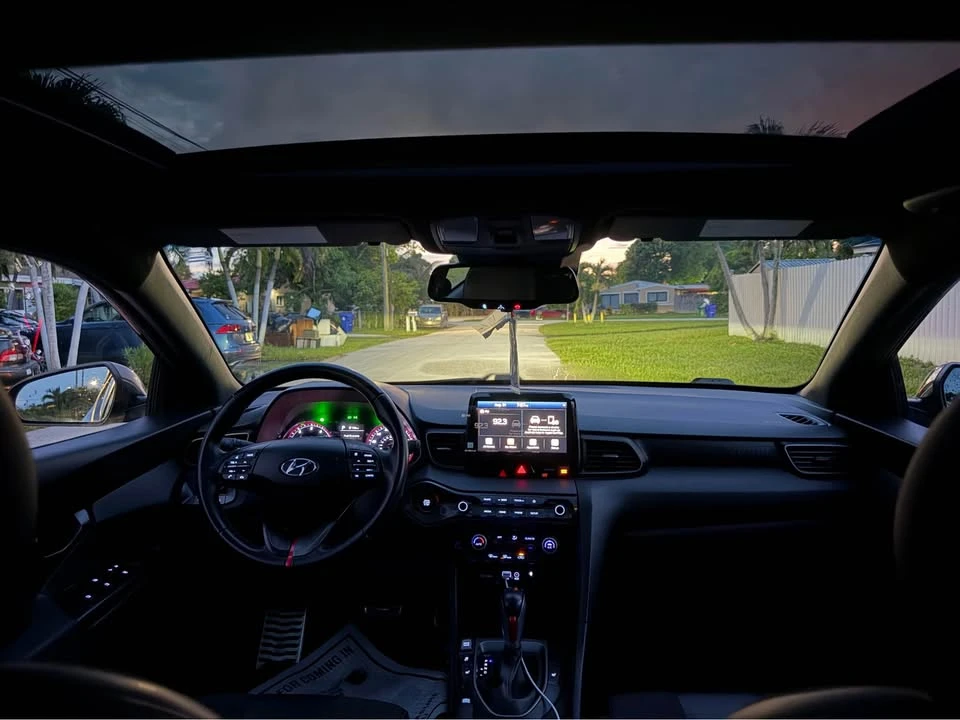 2020 Hyundai Veloster - Image 17 of 17