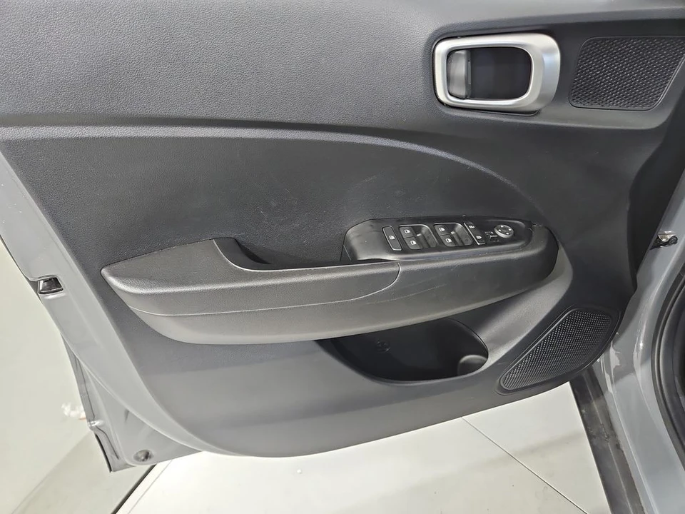 2020 Hyundai Venue - Image 11 of 12