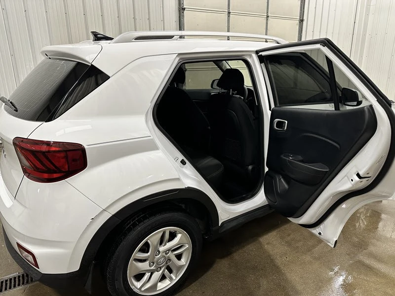 2020 Hyundai Venue - Image 15 of 24