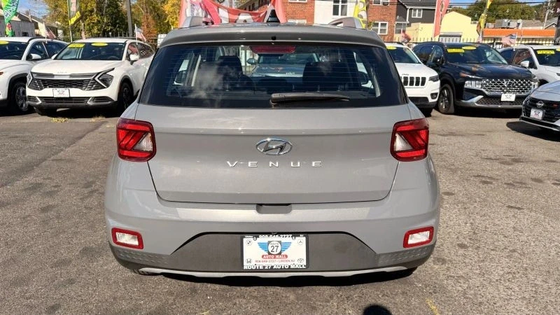 2020 Hyundai Venue - Image 6 of 12