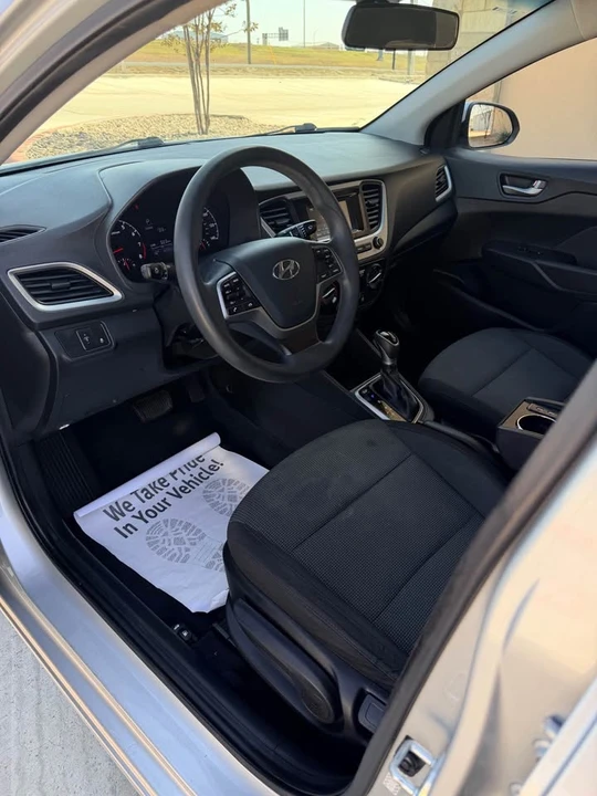 2020 Hyundai Accent - Image 8 of 15